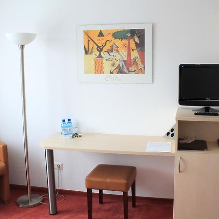 Hotel Am Bad Эсслинген Экстерьер фото