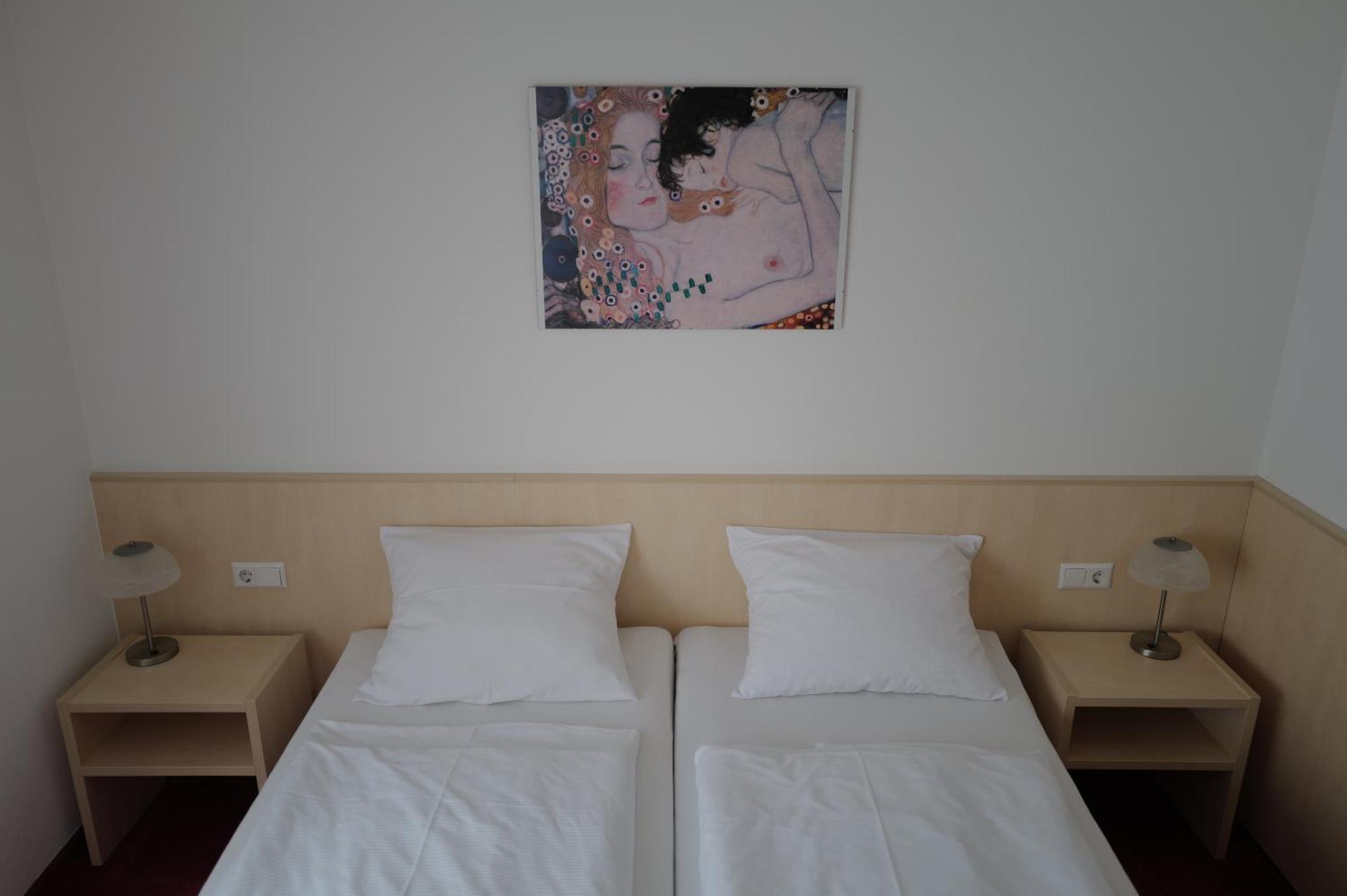 Hotel Am Bad Эсслинген Экстерьер фото