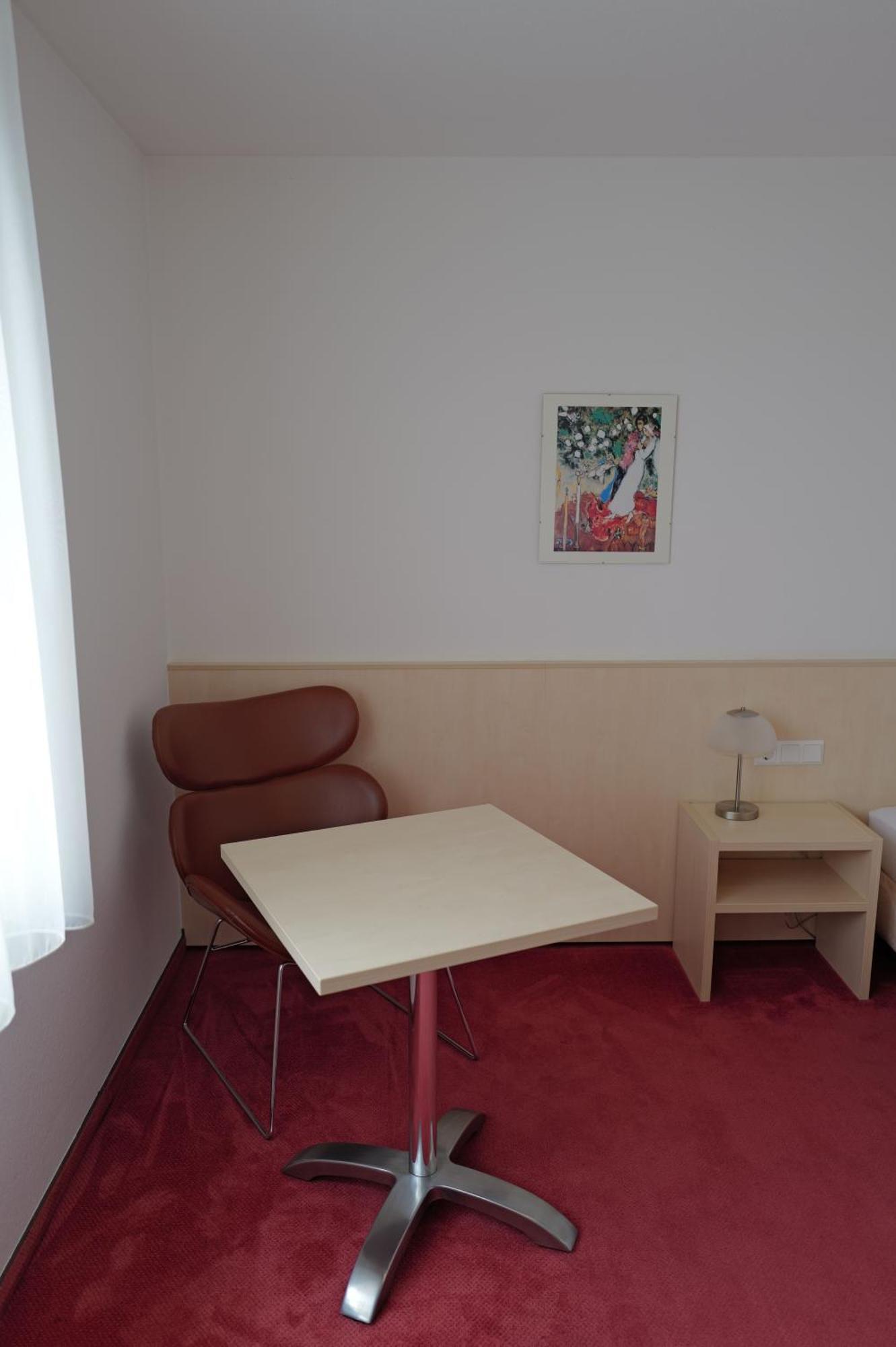 Hotel Am Bad Эсслинген Экстерьер фото