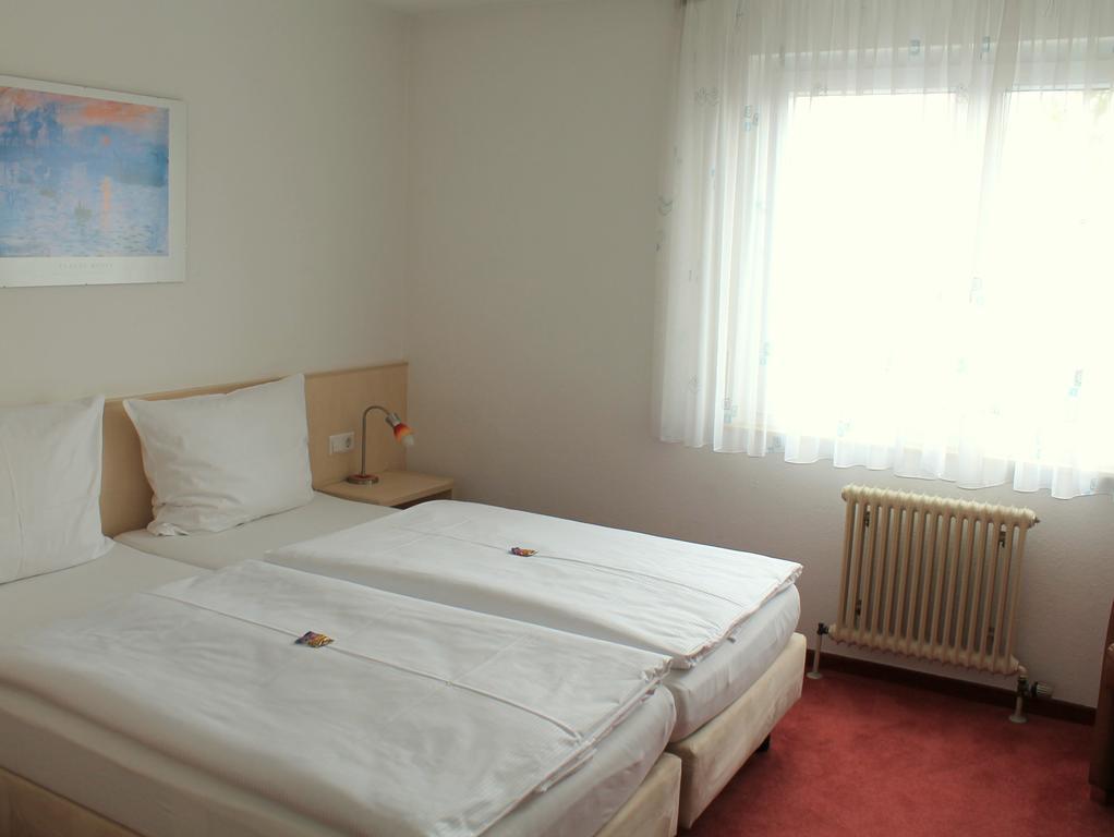 Hotel Am Bad Эсслинген Экстерьер фото